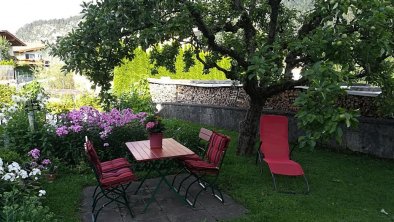 Bauernhof Langhof Thiersee - Garten im Sommer