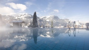 Aussenpool mit Blick Sport&Wellnesshotel Bichlhof