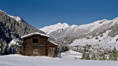 Blick_auf_St. Anton_Haus_Alpenrose