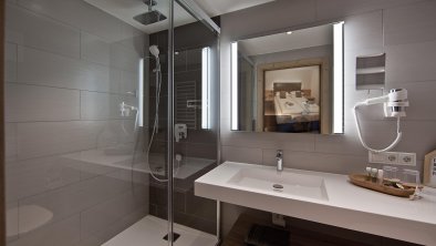 Apartment 1.5m shower