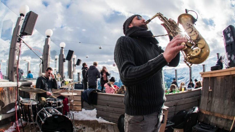 Live Act at Crystal Hut, © Kristallhütte