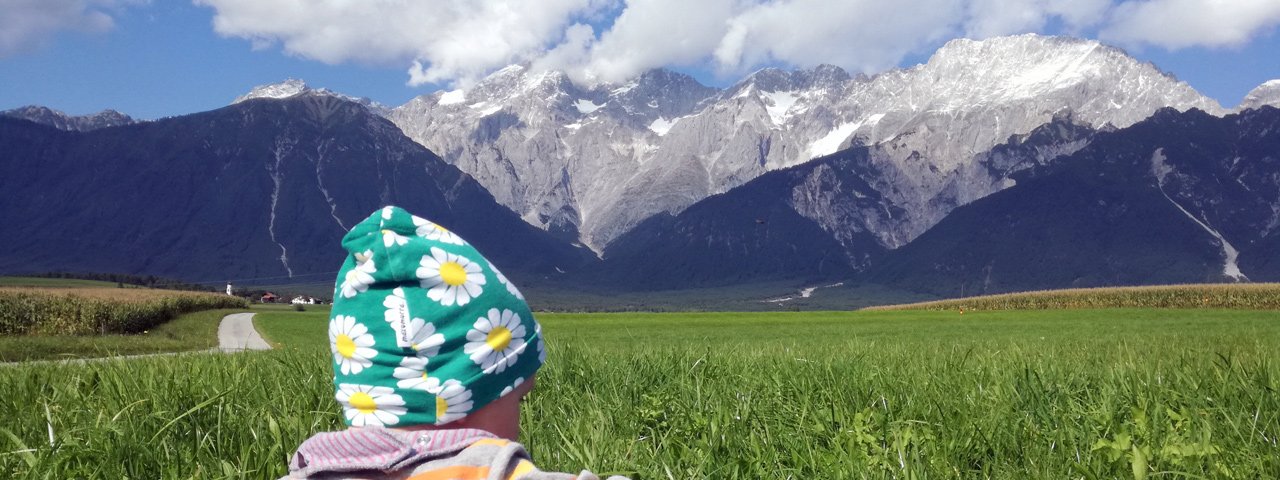 Taking a break on the Mieming Plateau, © Tirol Werbung