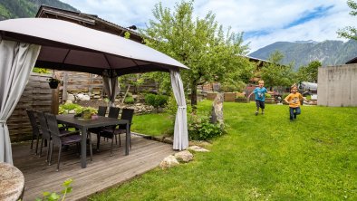 Freihaushof_Dorf_Haus_778_Mayrhofen_05_2023_Garten