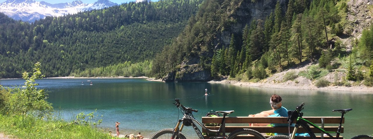 Mountain bike ride over the Marienbergjoch ridge past the Blindsee lake, © Tirol Werbung