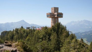 The huge cross atop the Buchensteinwand mountain, © Tirol Werbung/Jens Schwarz