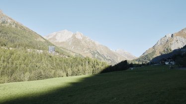 View looking towards the village of Kals am Großglockner, © Tirol Werbung/David Schreyer