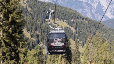 Almbahn cable car in Fiss, © Bergbahn Fiss