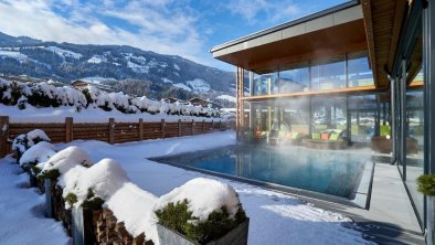 woodys-pool-aussen-winter