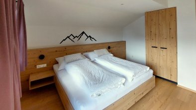 1_ Schlafzimmer Fewo Riedlhof