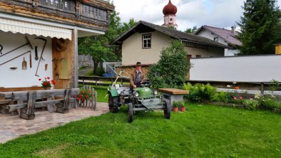 kleiner Oldtimer Traktor