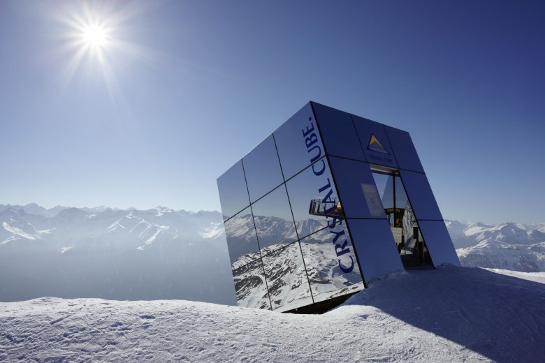 The Crystal Cube is a miniature restaurant with just one table where diners can enjoy fine food and wonderful 360&deg; views.
, © Serfaus-Fiss-Ladis Marketing GmbH - Foto Müller