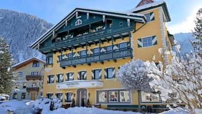 Posthotel-Mayrhofen-Haus-Winter1-Jaen-2015