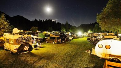 Euro Camp bei Nacht