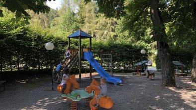 Playground_Weitlanbrunn, Alpenhotel