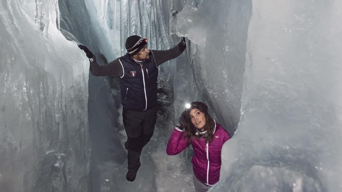 Falling into a crevasse is a nightmare scenario for any alpinist, but at Nature’s Ice Palace on the Hintertux Glacier visitors can safely explore the perpetual ice deep below the ski pistes., © Tirol Werbung/Verena Kathrein