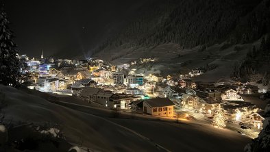 Ischgl_night_pan