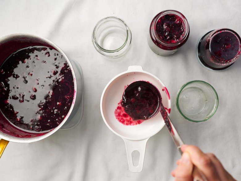 Step 8: Put the blueberry jam into jars.