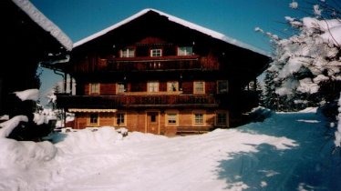 Bauernhaus im Winter