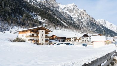 Haus Bergheimat und Alfaierhof im Winter