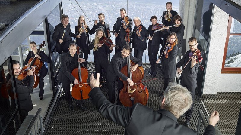 Tirol Chamber Orchestra “InnStrumenti” high above Innsbruck, © Christian Vorhofer