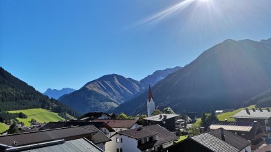 Ausblick vom Balkon ins Dorf