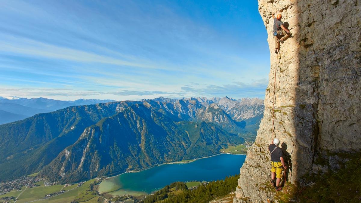 The Karwendel and Rofan Mountains are insider tips among rock climbing enthusiasts., © Achensee Tourismus