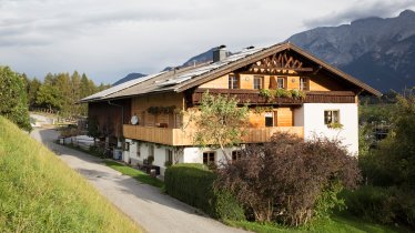 The Pechhof in Mutters enjoys a great location on a high plateau near Innsbruck., © Tirol Werbung/Lisa Hörterer