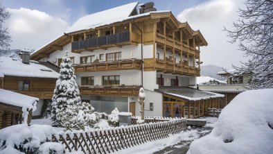 Hotel Theresia Garni - Hausansicht - Winter