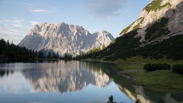 View from the Seebensee lake looking towards the Zugspitze mountain, © Tirol Werbung / Bert  Heinzelmeier