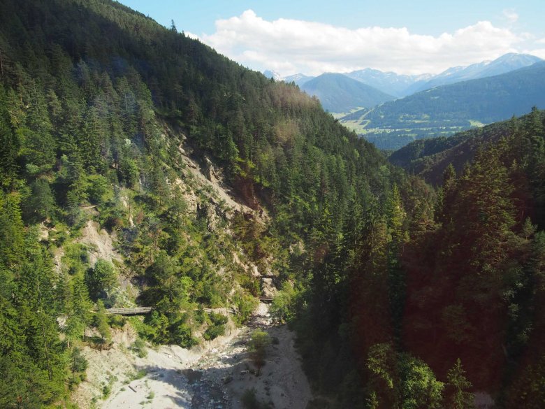 Spectacular view from Mittenwaldbahn Railway, captured by our commuter Martina Nairz. (Copyright: Tirol Werbung/Martina Nairz)