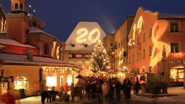 The charming Old Town of Hall makes an inspirational statement with its unmatched Christmas illuminations on houses in the town center, © Haller Advent