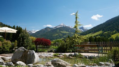 Alpbacherhof Teich mit Blick Galtenberg, © Alpbacherhof