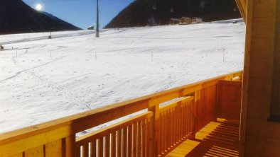 Blick vom Balkon auf die Skipiste