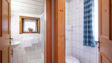 Ferienhaus Bachler WC Badezimmer