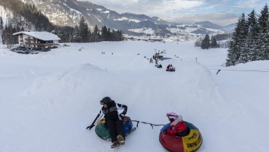 Snowtubing-bei-Staffnerhof-Ferienwohnungen, © Staffnerhof Günther Hechl