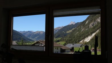 Ausblick_Arlberg_Wohnzimmer_Bergzeit