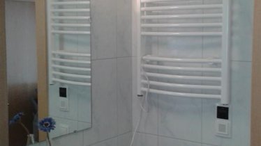 Badezimmer1 mit Handtuchtrockner