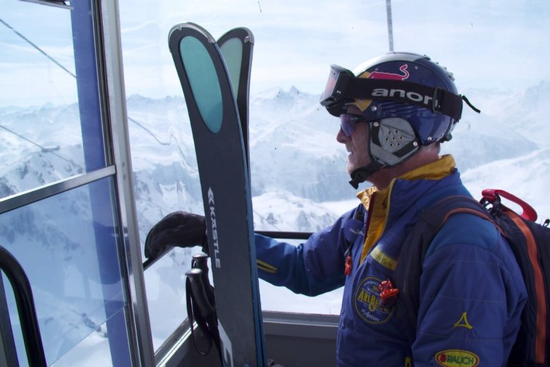 Guide Erich in the small metal cabin of the Vallugabahn II.