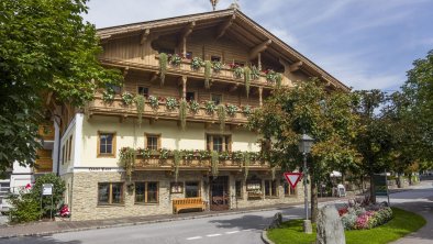 Hotel_Post_Dorfplatz_11_Westendorf_Haus_Sommer kle