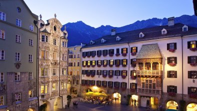 Innsbruck_DownTown-GoldenRoof_evening-min