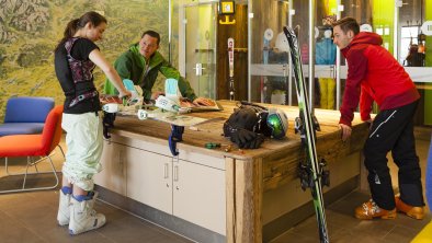 Mache Dein Equipment an unserer Werkbank fit, © Explorer Hotels