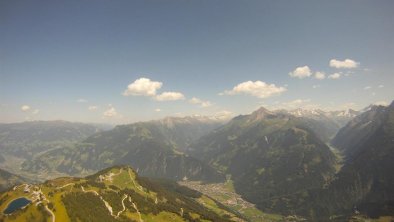 Paragleiterflug am Penkenjoch