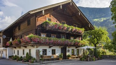 Schustererhof_Taxachgasse_12_Stumm_Haus_aussen_1 -