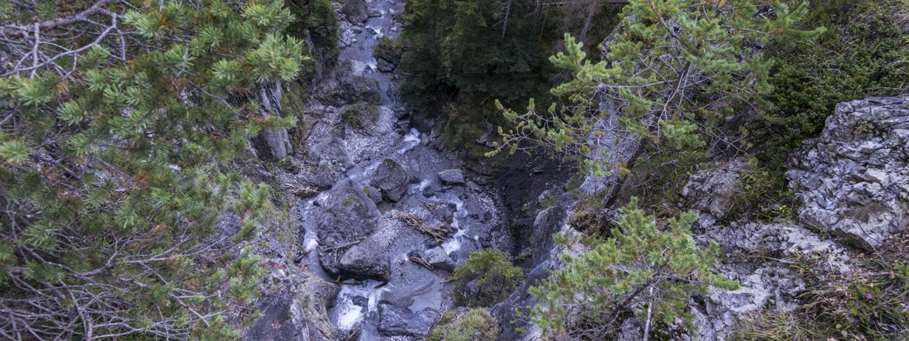 Hike through the mighty Salvesen Gorge, © Ferienregion Imst