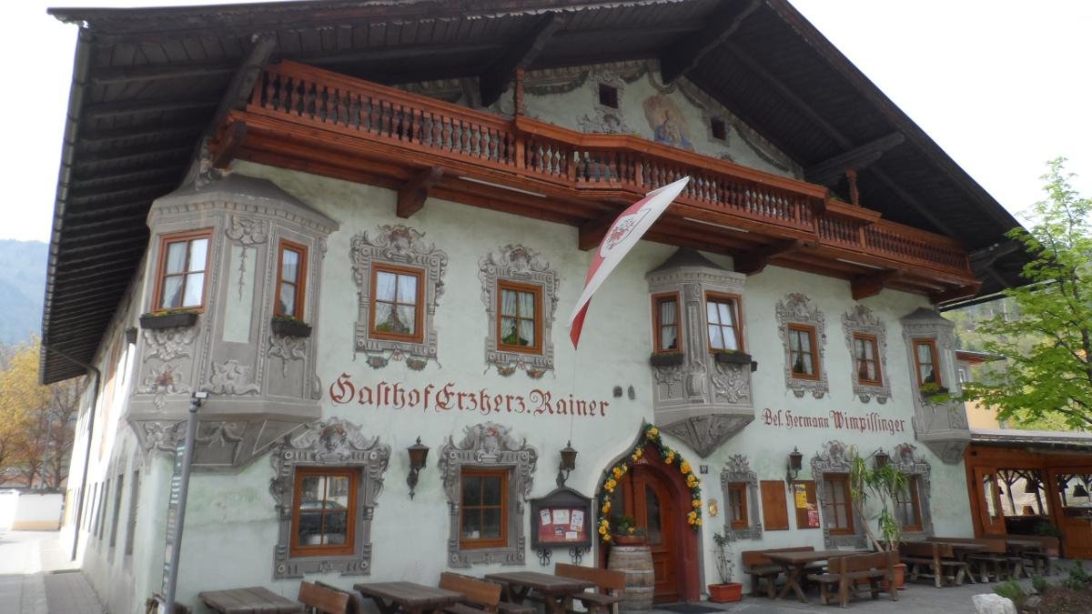 The Talpass Klobenstein near Kössen has been an important transit route between Tirol and Bavaria for many centuries. As such, it is no surprise that guesthouses offering food and accommodation soon sprang up along the trail. The Gasthof Erzherzog Rainer, for example, dates back to the 15th century., © Gasthof Erzherzog Rainer