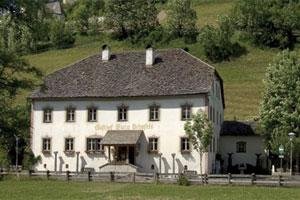 Gasthaus Burg Heimfels im Sommer