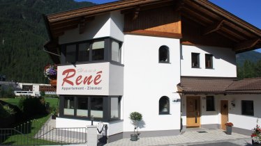 Haus Rene - Sommeransicht, © Haus René
