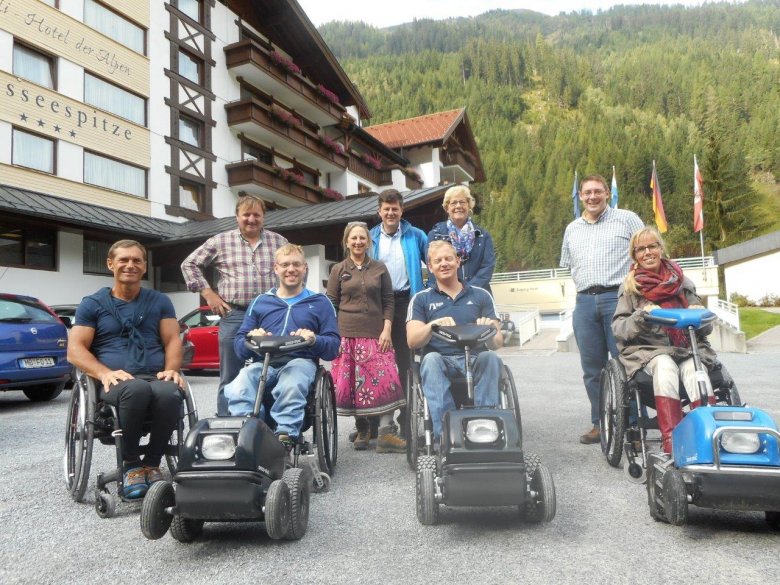 Harald, Tim, Christian and Eelke experienced first hand the wheelchair-accessible credentials of the Kaunertal Valley. In the background: Charly Hafele from the Hotel Weisseespitze, Catherine, Florian Van der Bellen from the Kaunertal Tourism Board, Dineke (Eelke&#39;s mother) and Christian (member of staff at the Hotel Weisseespitze).

&nbsp;

Front Row: Nothing holds Harald, Christian, Tim and Eelke back from enjoying the great outdoors of Kaunertal Valley. Pictured from left to right. Back Row: Charly Hafele (Weisseespitze Hotel), Catherine (journalist from Great Britain), Florian Van der Bellen (Kaunertal Tourist Board), Dineke (Eelke&rsquo;s mother) and Christian (dedicated staff member at Weisseespitze Hotel)., © Tirol Werbung - Esther Wilhelm