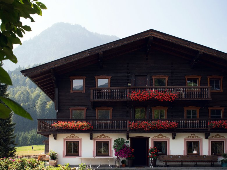 The heart of the Mauracher family: the 250-year-old Lindhof farmhouse in Thiersee.