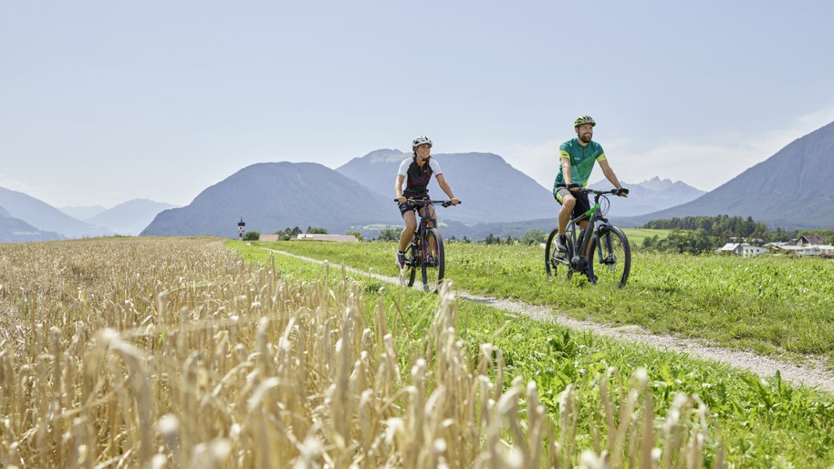Cycling on the Mieming Plateau, © TVB Region Innsbruck/Christian Vorhofer